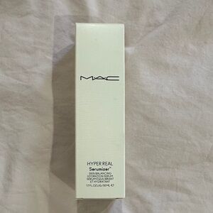MAC Hyper Real Serumizer